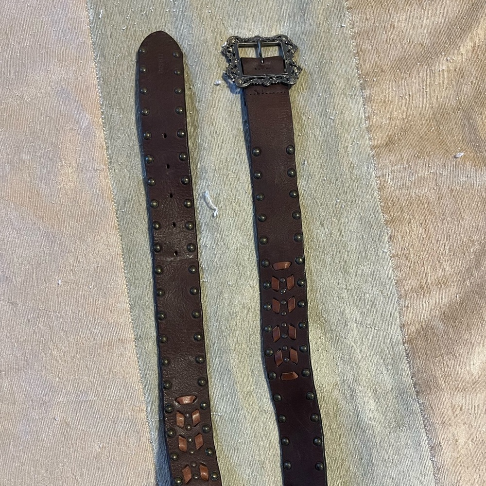 Leather belt by Hugo boss, size M